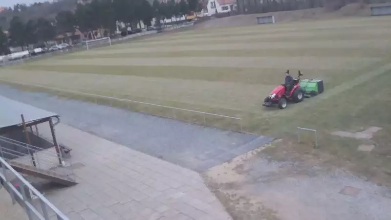Jarní údržba travnaté plochy 6.3.2023
