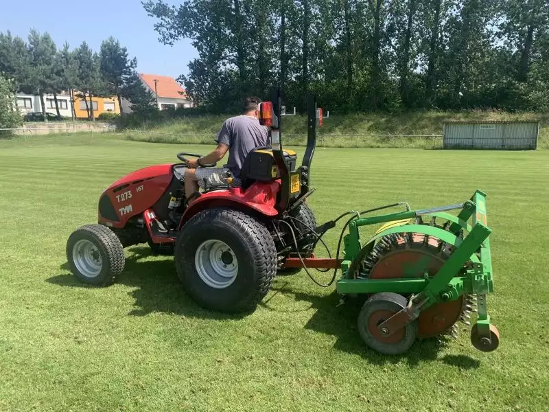 Regenerace hlavní travnaté plochy 06/2022